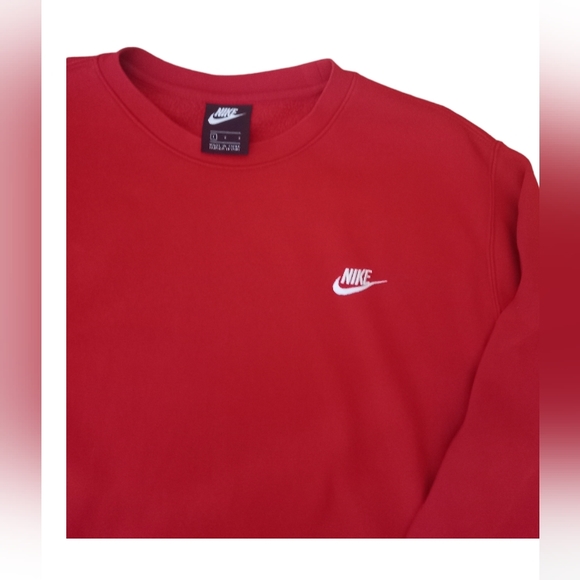 Nike / Large / Red / Sweatshirt - Picture 2 of 5